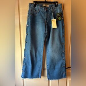 Love Trends Women's Blue Jeans with  Snap Button Detailing